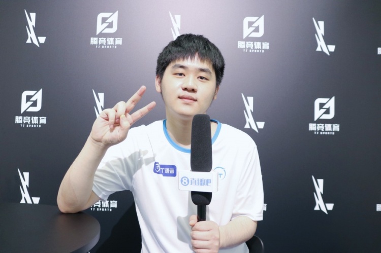 赛场上掀起 赛场上掀起